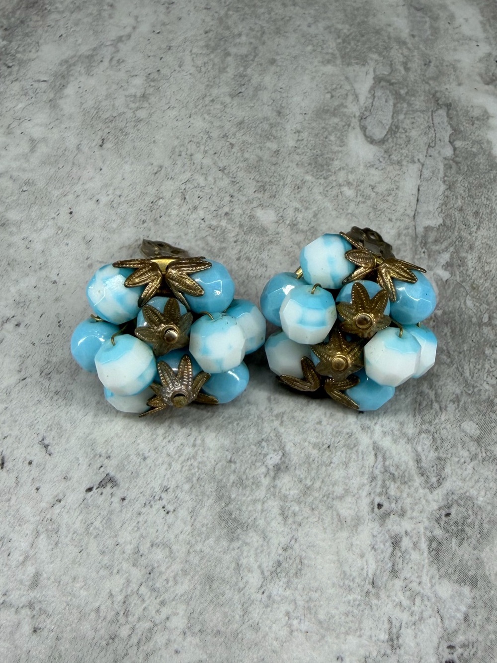 Vintage Glass Cluster Earrings Blue White Gold Tone Jewelry Art Deco clip on